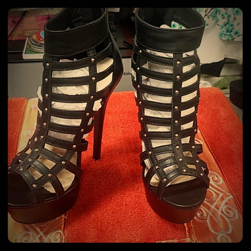 Women's shoes